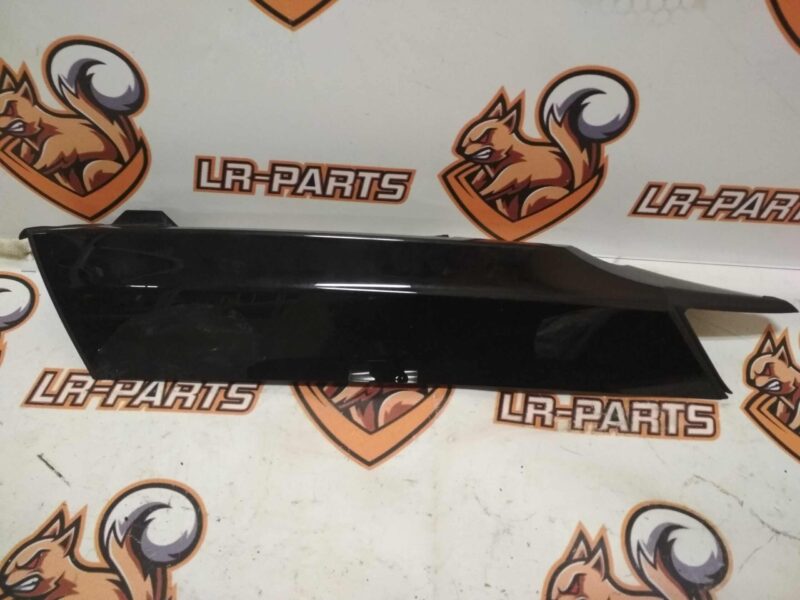LR115145 Body molding right LAND ROVER DISCOVERY 5 Used cost 35 € in stock 3 pcs.