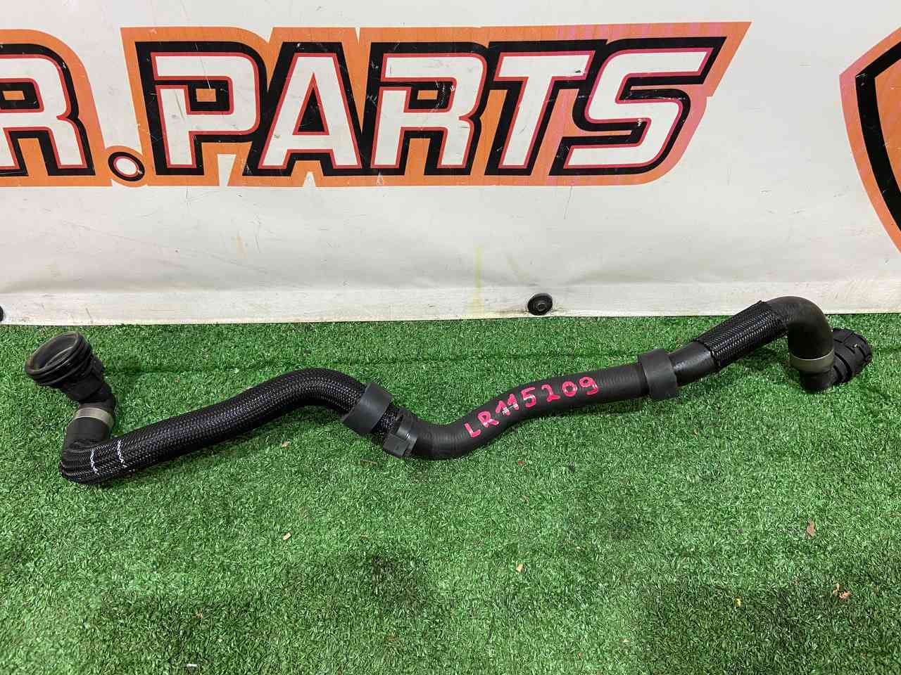 LR115209 Heater Hose Used Land Rover Discovery Sport L550 (2015-) cost 25 € in stock 1 pcs.