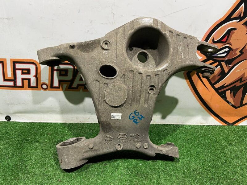 LR116284 Rear right lower control arm Range Rover Velar L560 (2018-) Used cost 100 € in stock 7 pcs.