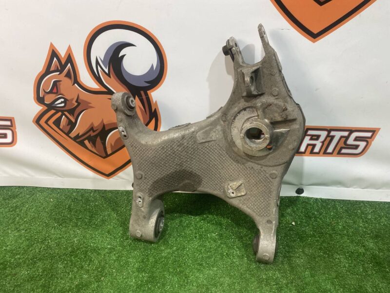 LR116284 Rear right lower control arm Range Rover Velar L560 (2018-) Used cost 100 € in stock 7 pcs.