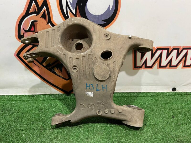 LR116285 Rear left lower control arm Range Rover Velar L560 (2018-) Used - Image 16