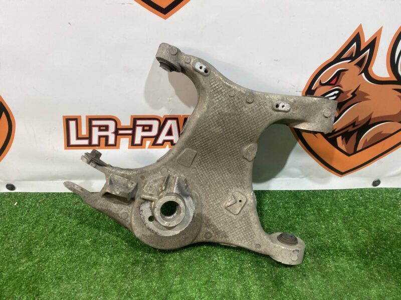 LR116285 Rear left lower control arm Range Rover Velar L560 (2018-) Used cost 150 € in stock 4 pcs.