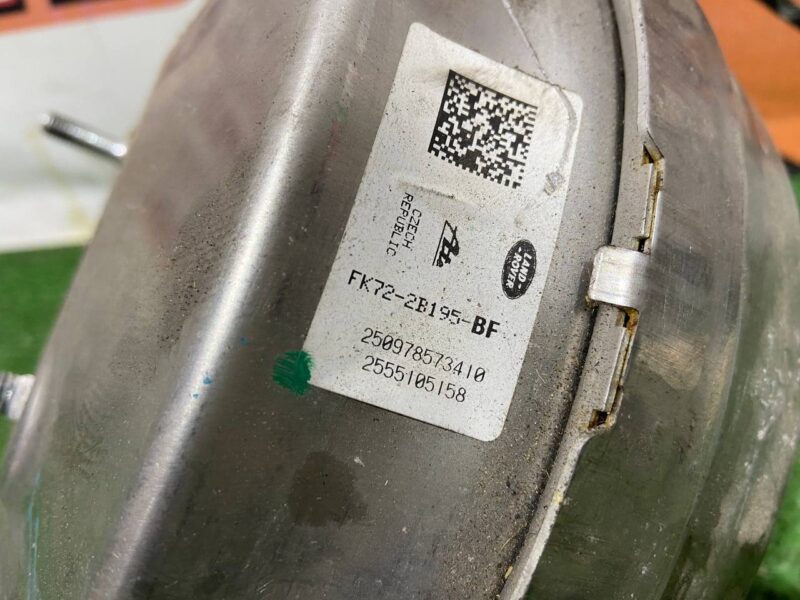 LR116564 Vacuum brake booster Land Rover Discovery 5 L462 (2017-) Used - Image 31