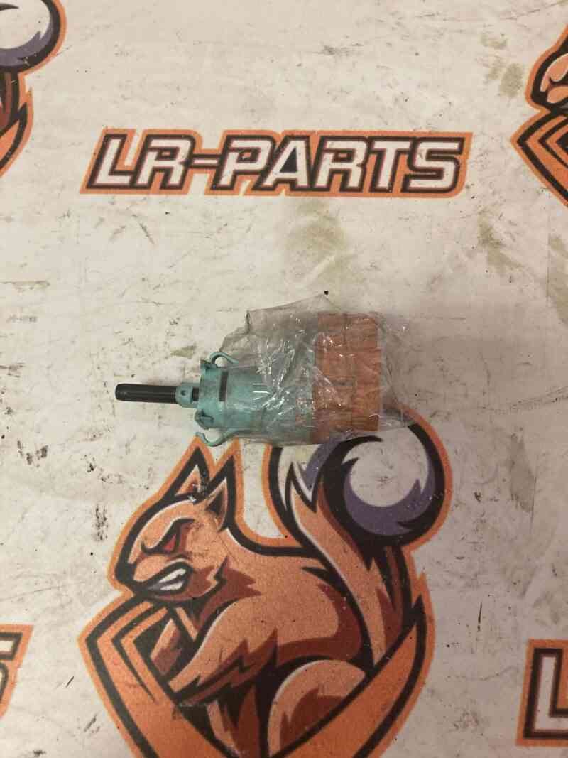 LR116715 Brake light switch RANGE ROVER VELAR (L560) Used cost 10 € in stock 6 pcs.