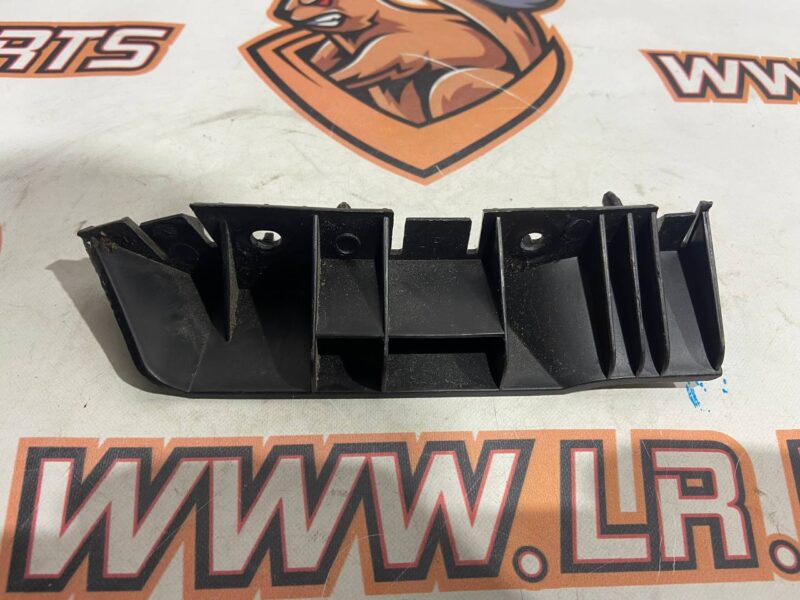 LR116771 Bumper mounting bracket right Range Rover L405 (2013-2021) Used - Image 13