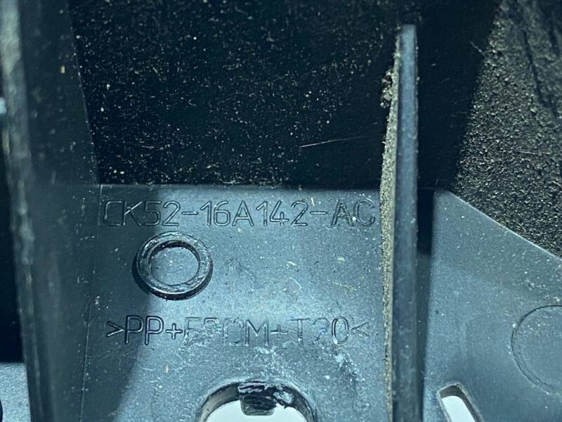 LR116771 Bumper mounting bracket right Range Rover L405 (2013-2021) Used - Image 14
