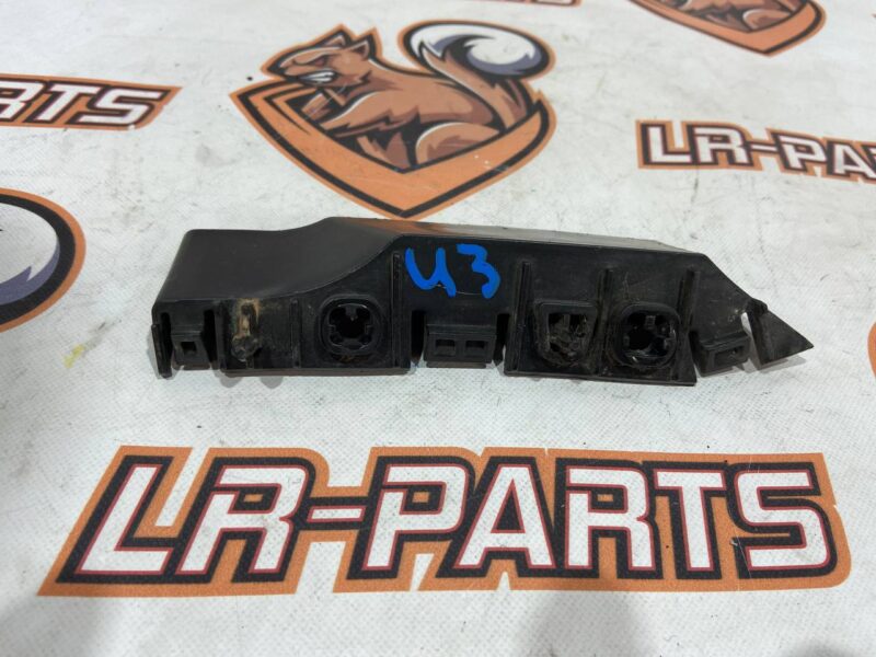 LR116778 Bumper mounting bracket left Range Rover L405 (2013-2021) Used cost 16 € in stock 8 pcs.