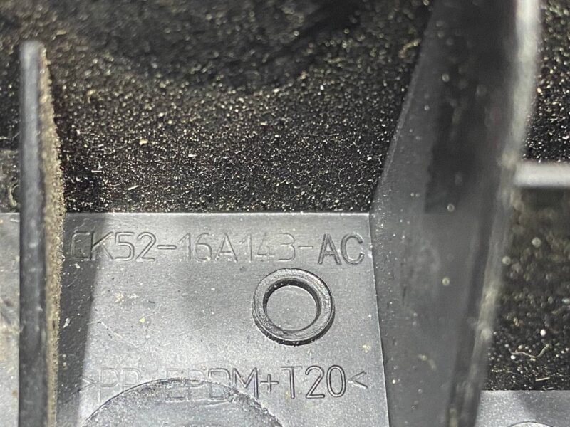 LR116778 Bumper mounting bracket left Range Rover L405 (2013-2021) Used cost 16 € in stock 8 pcs.