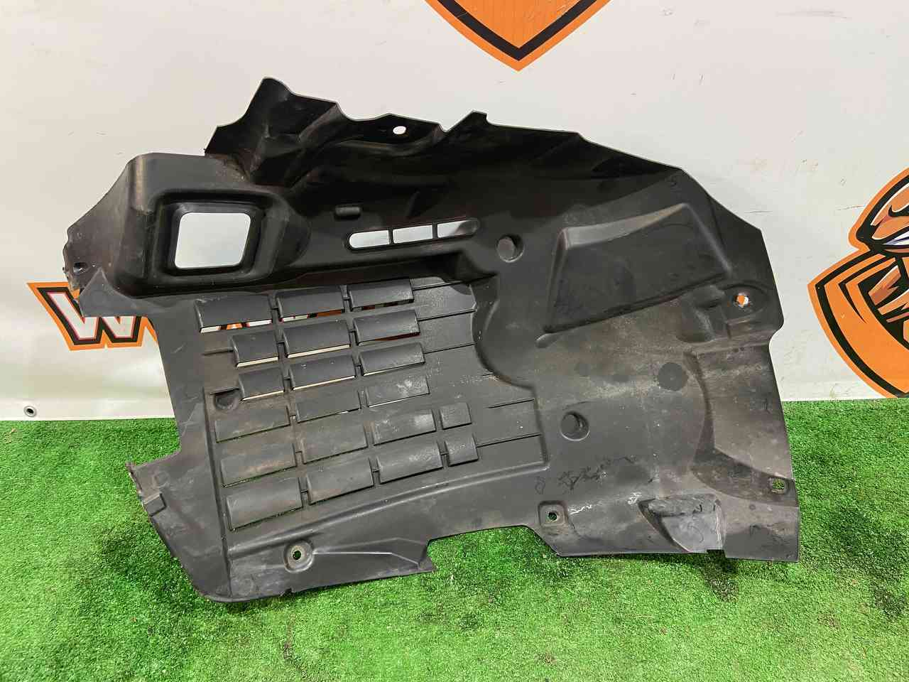 LR146222 Front right fender liner (front part) 2018 - Range Rover Sport L494 (2014-2022) Used cost 70 € in stock 1 pcs.