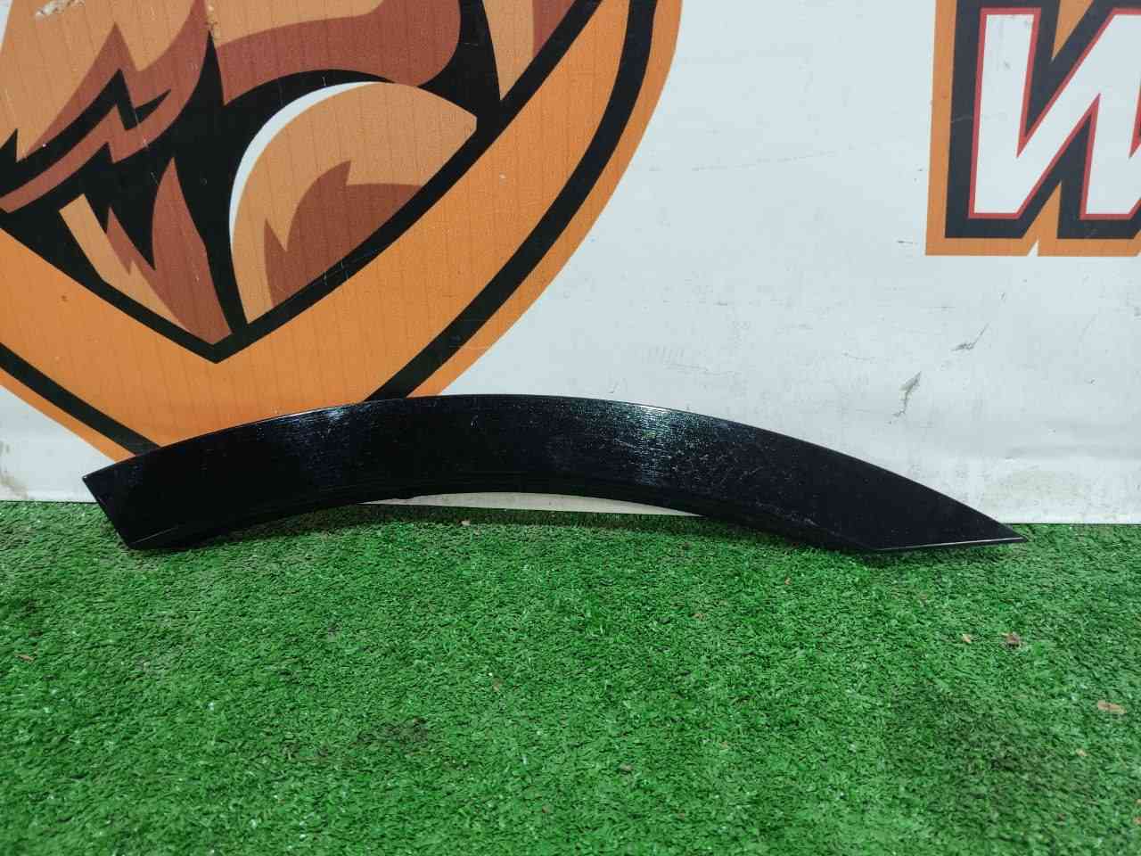 LR117004 Rear left door arch trim Land Rover Discovery 5 L462 used cost 30 € in stock 1 pcs.