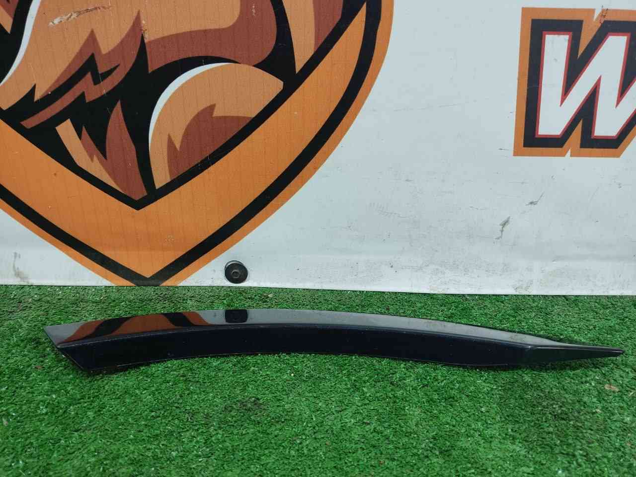 LR117004 Rear left door arch trim Land Rover Discovery 5 L462 used cost 30 € in stock 1 pcs.