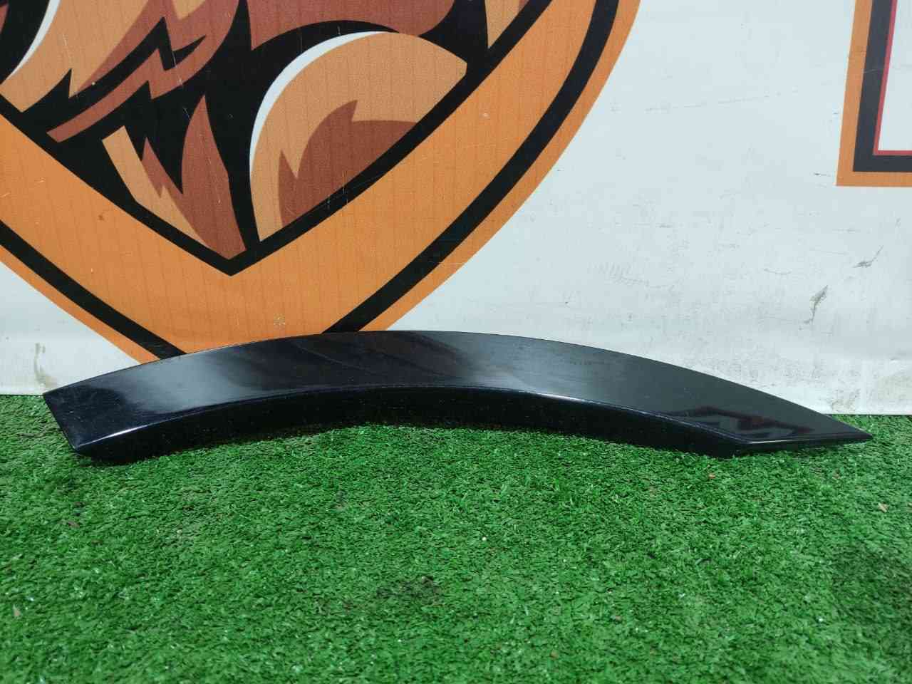 LR117004 Rear left door arch trim Land Rover Discovery 5 L462 used cost 30 € in stock 1 pcs.