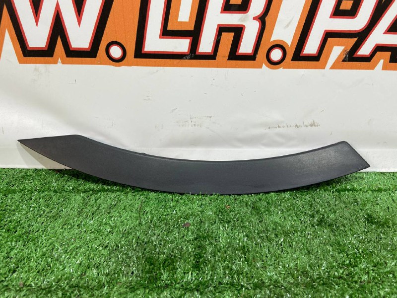 LR117004 Rear left door arch trim Land Rover Discovery 5 L462 used cost 30 € in stock 1 pcs.