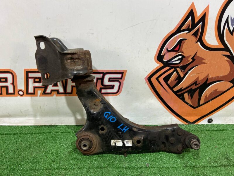 LR126119 Front lower left lever Land Rover Discovery Sport L550 (2015-) USED cost 120 € in stock 3 pcs.