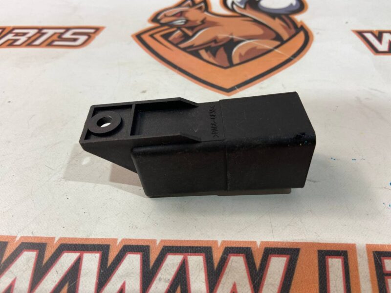LR117592 Auxiliary heater control unit Range Rover Velar L560 Used cost 50 € in stock 4 pcs.