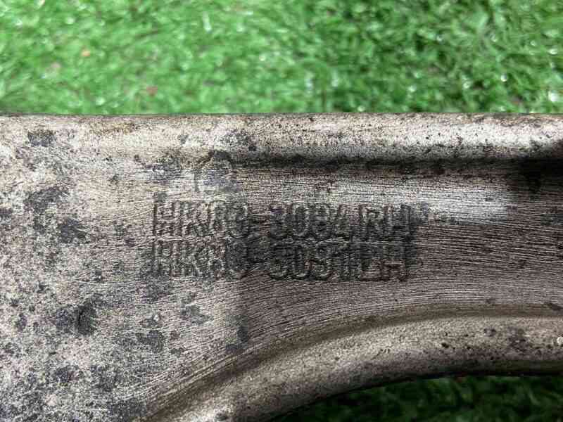 LR117884 Front right upper control arm Range Rover Velar L560 (2018-) Used - Image 13