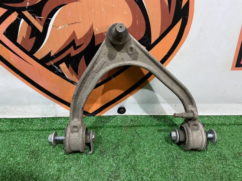 LR117884 Front right upper control arm Range Rover Velar L560 (2018-) Used - Image 18