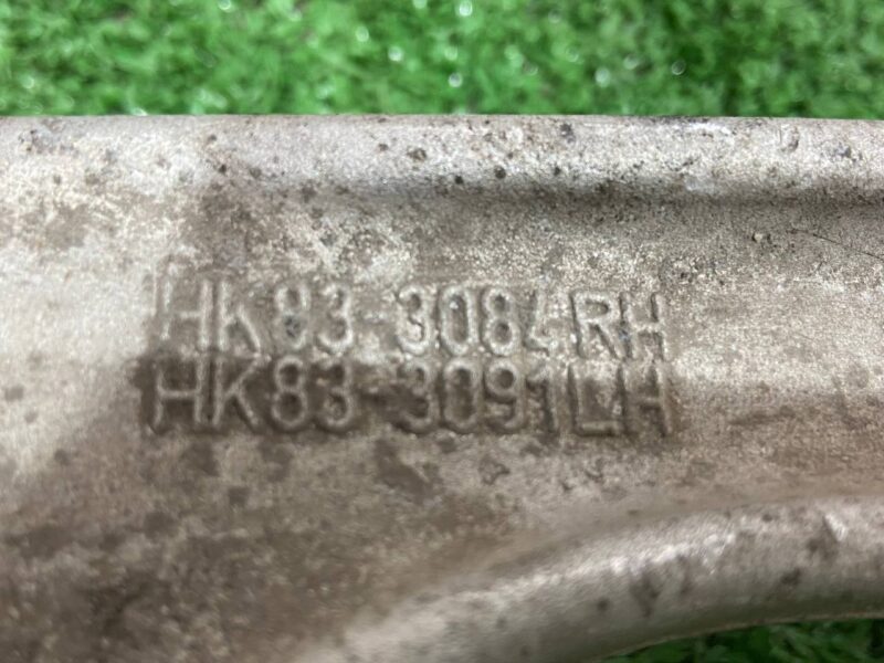 LR117884 Front right upper control arm Range Rover Velar L560 (2018-) Used cost 100 € in stock 14 pcs.