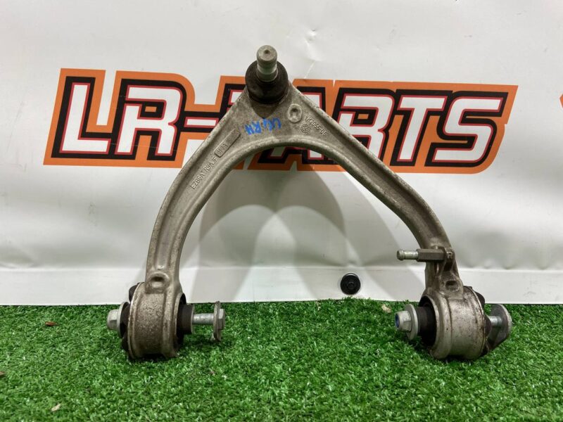 LR117884 Front right upper control arm Range Rover Velar L560 (2018-) Used cost 100 € in stock 14 pcs.