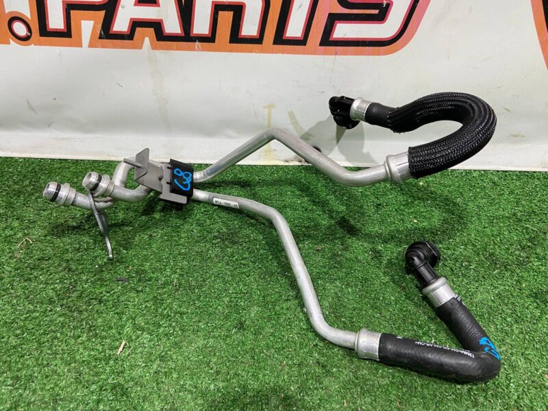 LR121386 Oil cooler pipe 3.0TD Range Rover Sport L494 (2014-2022) Used cost 50 € in stock 3 pcs.