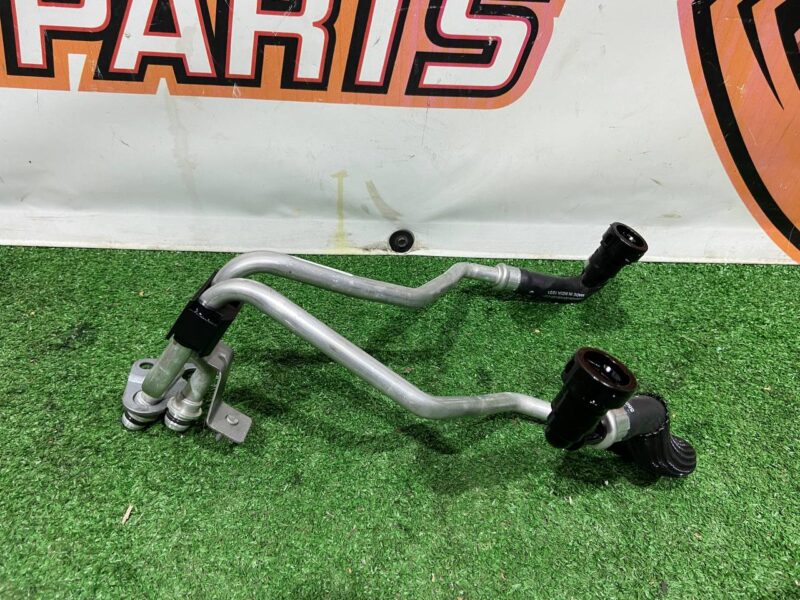LR121386 Oil cooler pipe 3.0TD Range Rover Sport L494 (2014-2022) Used cost 50 € in stock 3 pcs.