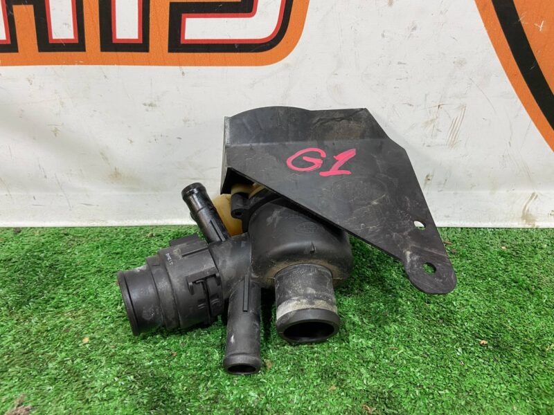 LR121832 Thermostat 3.0TD Range Rover Sport L494 (2014-2022) Used cost 75 € in stock 3 pcs.
