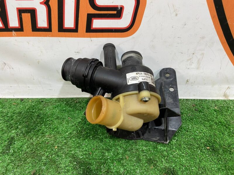 LR121832 Thermostat 3.0TD Range Rover Sport L494 (2014-2022) Used cost 75 € in stock 3 pcs.