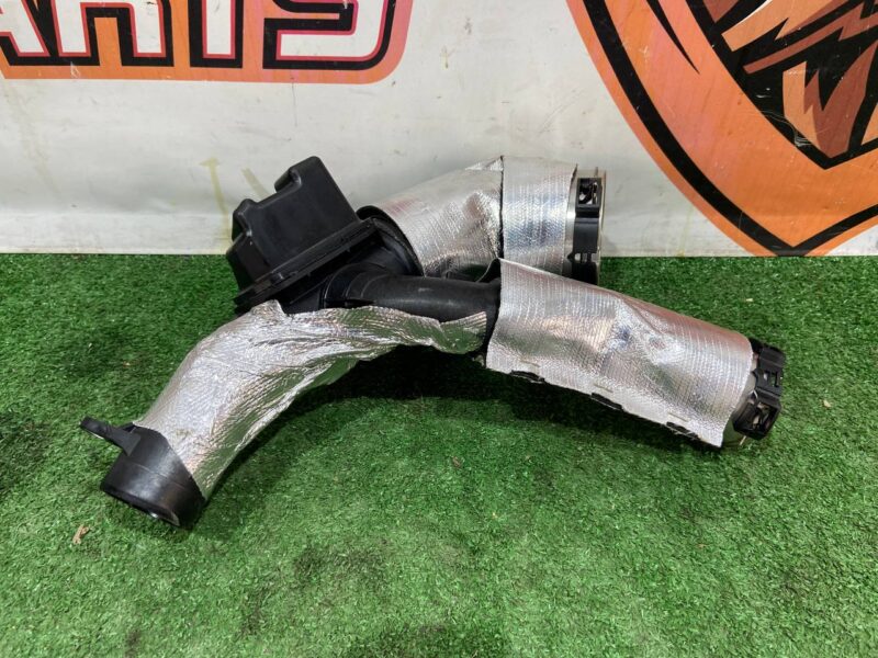 LR122695 Intercooler pipe from radiator to turbine Range Rover Sport L494 (2014-2022) used cost 80 € in stock 1 pcs.