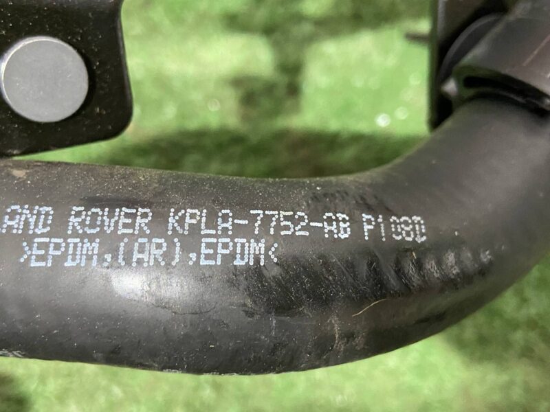 LR123077 Cooling system hose Range Rover Sport L494 (2014-2022) Used cost 75 € in stock 1 pcs.