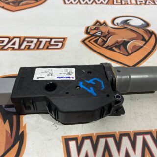 LR123807 Used LAND ROVER DISCOVERY 5 hatch cover motor cost 186 € in stock 1 pcs.