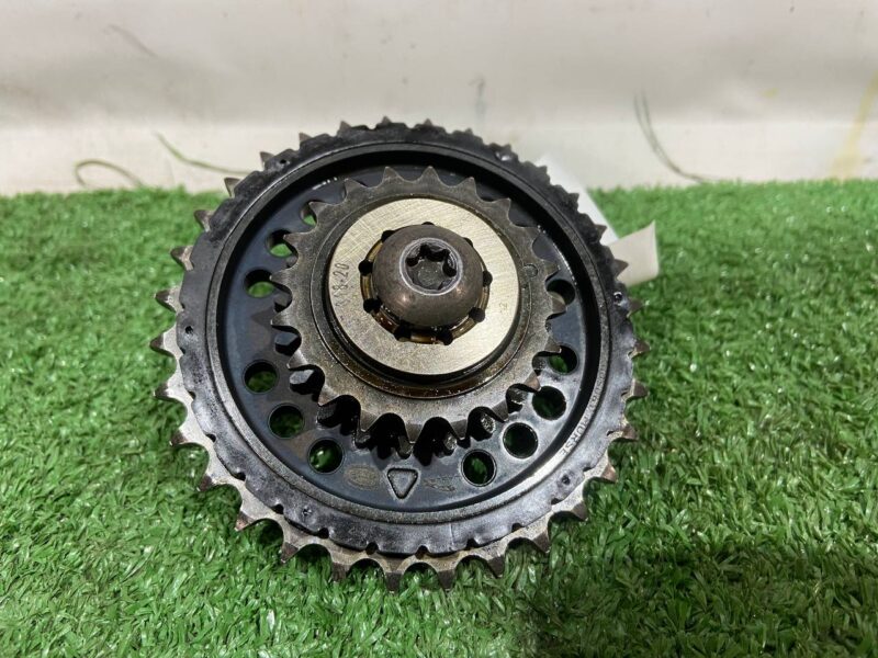 LR124261 Intermediate Star 2.0 D RANGE ROVER VELAR (L560) Used cost 25 € in stock 2 pcs.