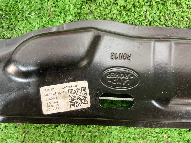 LR124299 Glass underwear rear right electr.   Range Rover Velar L560 (2018-) used cost 100 € in stock 6 pcs.