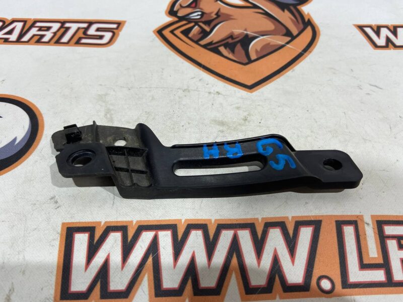 LR124567 Wing mounting bracket right Range Rover Sport L494 (2014-2022) Used - Image 14
