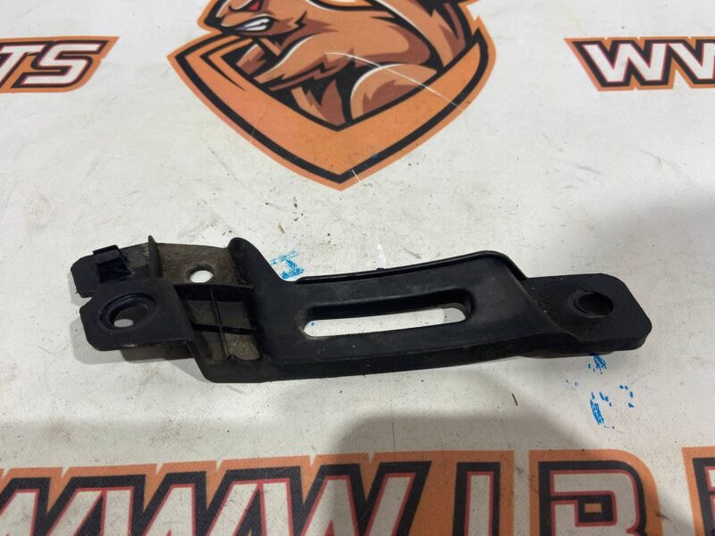 LR124567 Wing mounting bracket right Range Rover Sport L494 (2014-2022) Used - Image 18