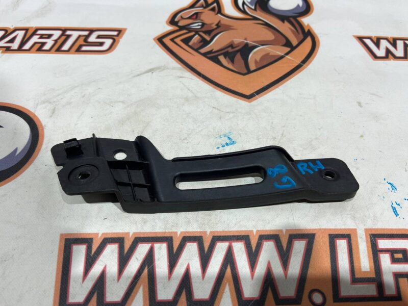 LR124567 Wing mounting bracket right Range Rover Sport L494 (2014-2022) Used - Image 20