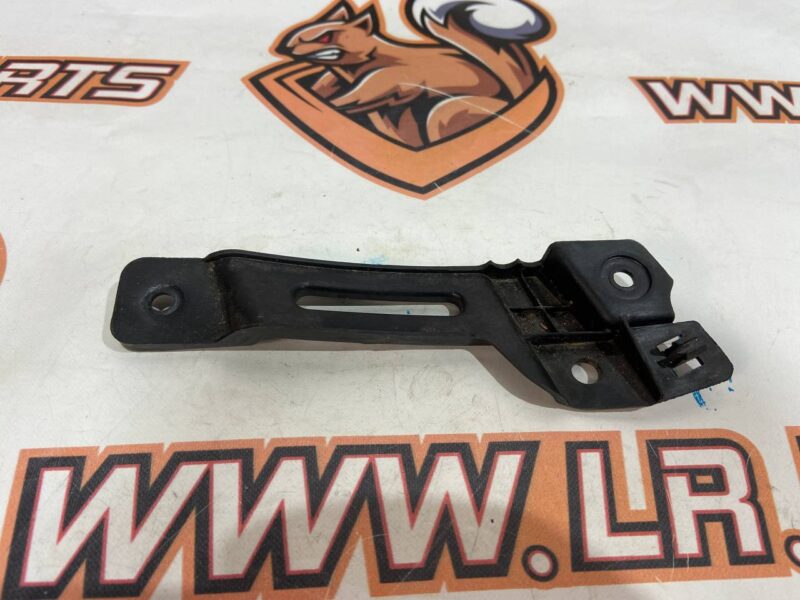 LR124567 Wing mounting bracket right Range Rover Sport L494 (2014-2022) Used - Image 24