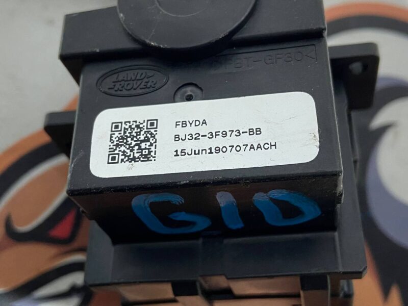 LR125097 Steering wheel switch with precipitation sensor Range Rover Evoque L538 (2012-2018) Used - Image 13