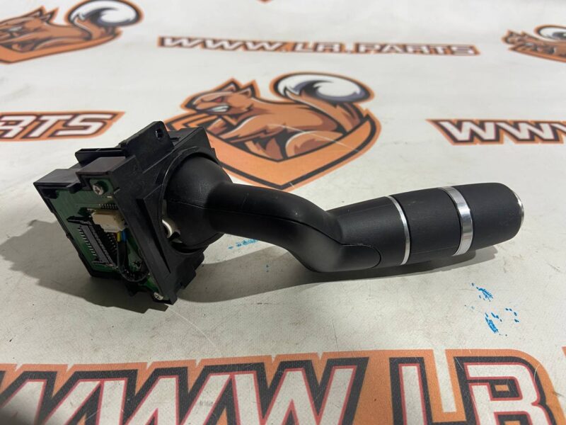 LR125107 Steering Wheel Switch Right Range Rover Velar L560 (2018-) Used - Image 12