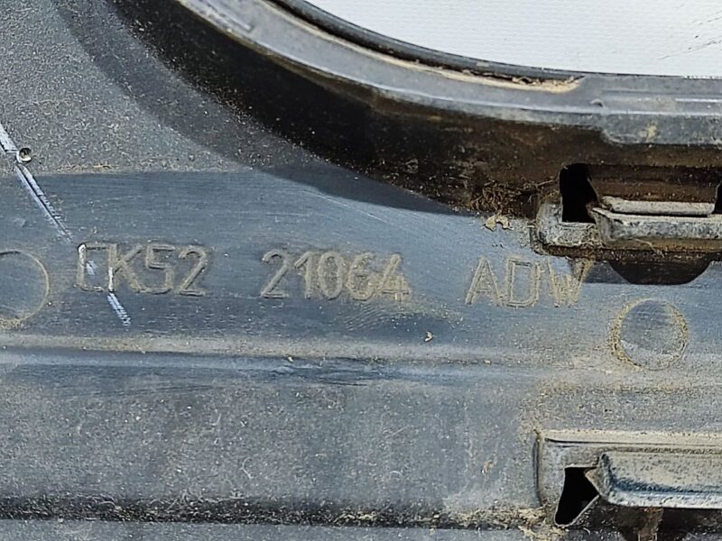 LR125980 Front right door molding Range Rover L405 (2013-2021) Used cost 75 € in stock 10 pcs.