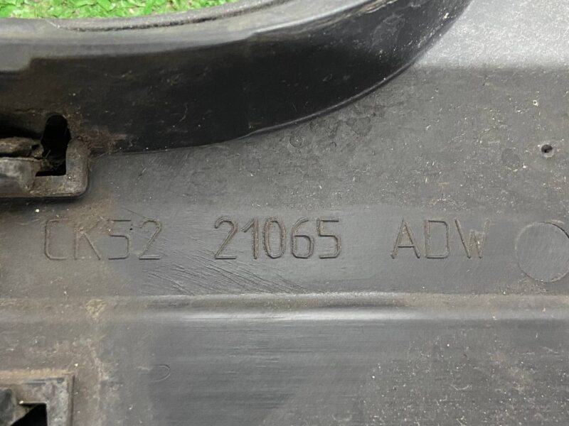 LR125981 Front left door molding Range Rover L405 (2013-2021) Used cost 85 € in stock 8 pcs.