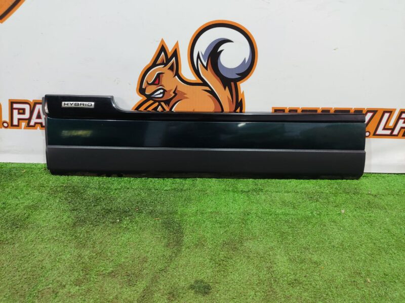LR125981 Front left door molding Range Rover L405 (2013-2021) Used cost 85 € in stock 8 pcs.