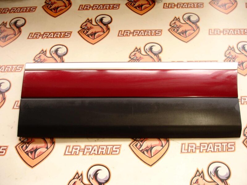 LR125983 Rear left door molding Range Rover L405 (2013-2021) Used cost 50 € in stock 10 pcs.