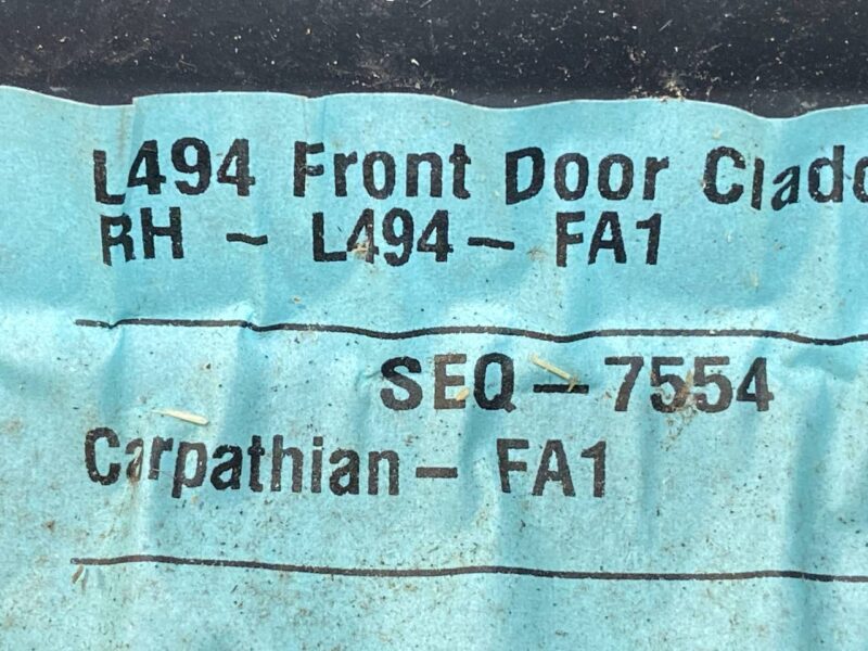 LR125987 Front right door molding Range Rover Sport L494 (2014-2022) Used cost 50 € in stock 1 pcs.