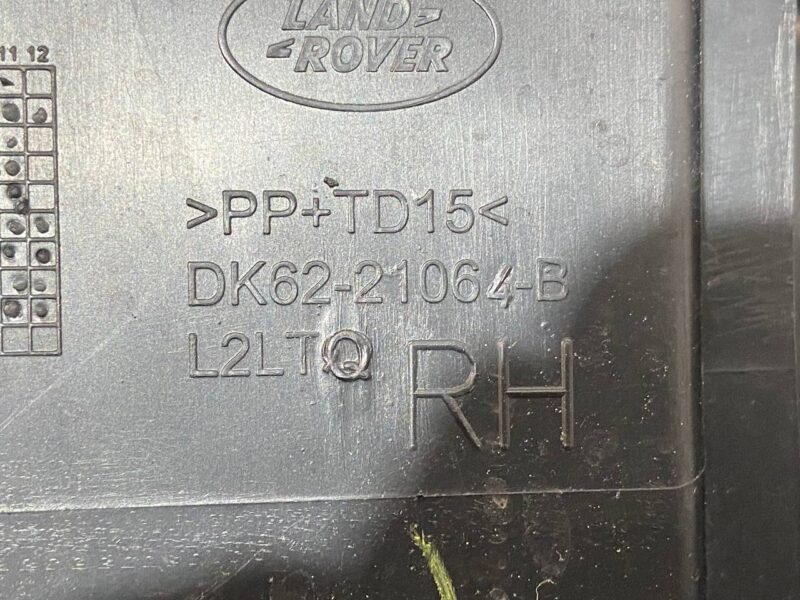 LR125987 Front right door molding Range Rover Sport L494 (2014-2022) Used cost 50 € in stock 1 pcs.