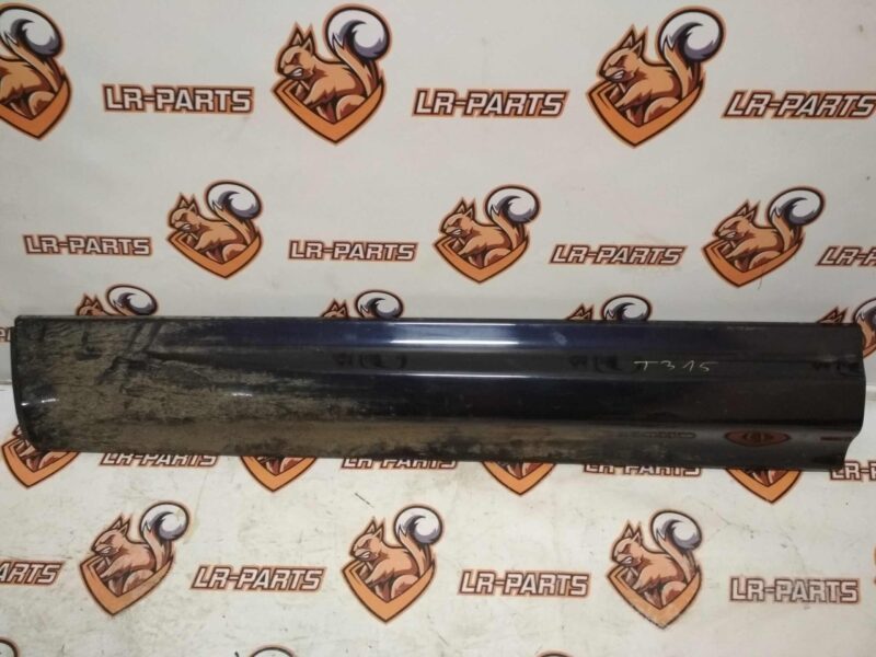 LR125987 Front right door molding Range Rover Sport L494 (2014-2022) Used cost 50 € in stock 1 pcs.