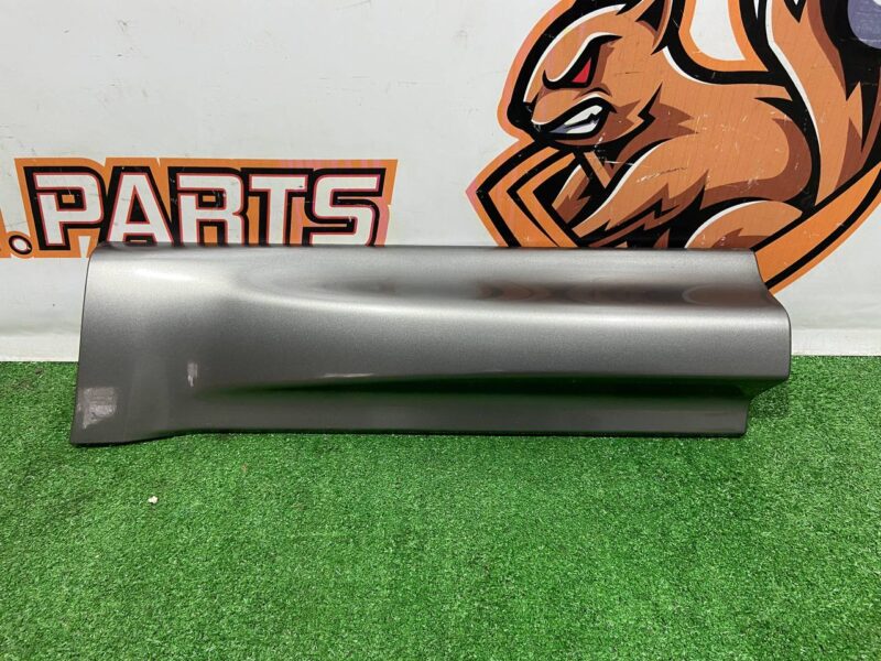 LR125994 Door molding rear left Range Rover Sport L494 (2014-2022) Used cost 50 € in stock 1 pcs.