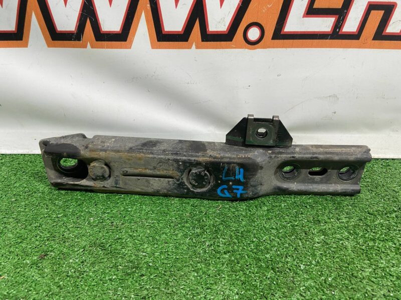 LR126070 Beam reinforcement left Range Rover Sport L494 (2014-2022) used cost 50 € in stock 3 pcs.