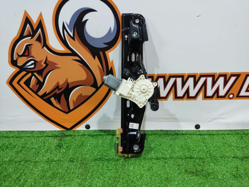 LR126074 Rear right electric window regulator. Land Rover Discovery Sport L550 (2015-) Used cost 50 € in stock 7 pcs.