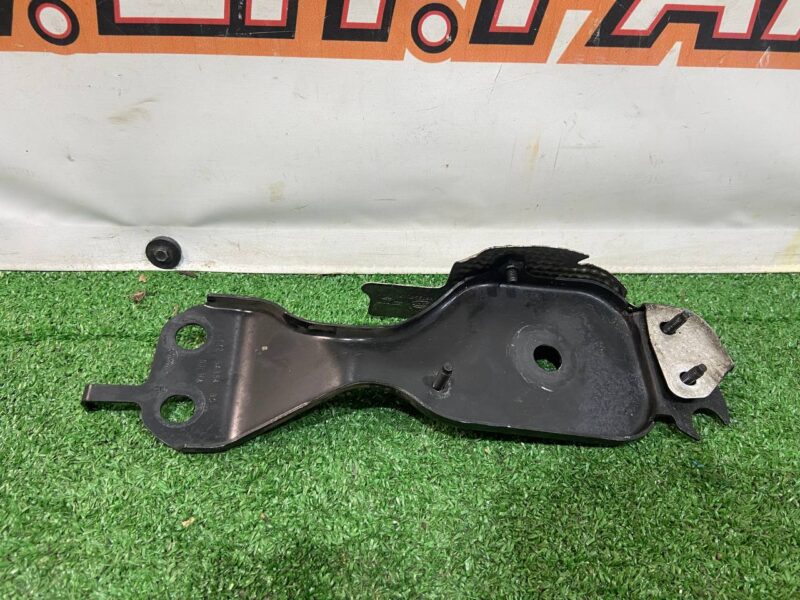 LR126216 Bracket rear beam right Land Rover Discovery Sport L550 (2015-) used cost 25 € in stock 1 pcs.