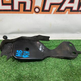 LR126216 Bracket rear beam right Land Rover Discovery Sport L550 (2015-) used cost 25 € in stock 1 pcs.